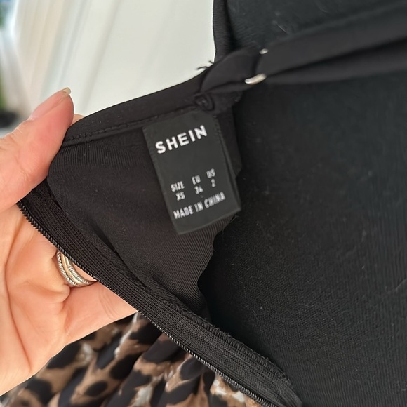 Beautiful dress bought from SHEIN size XS - Picture 6 of 6